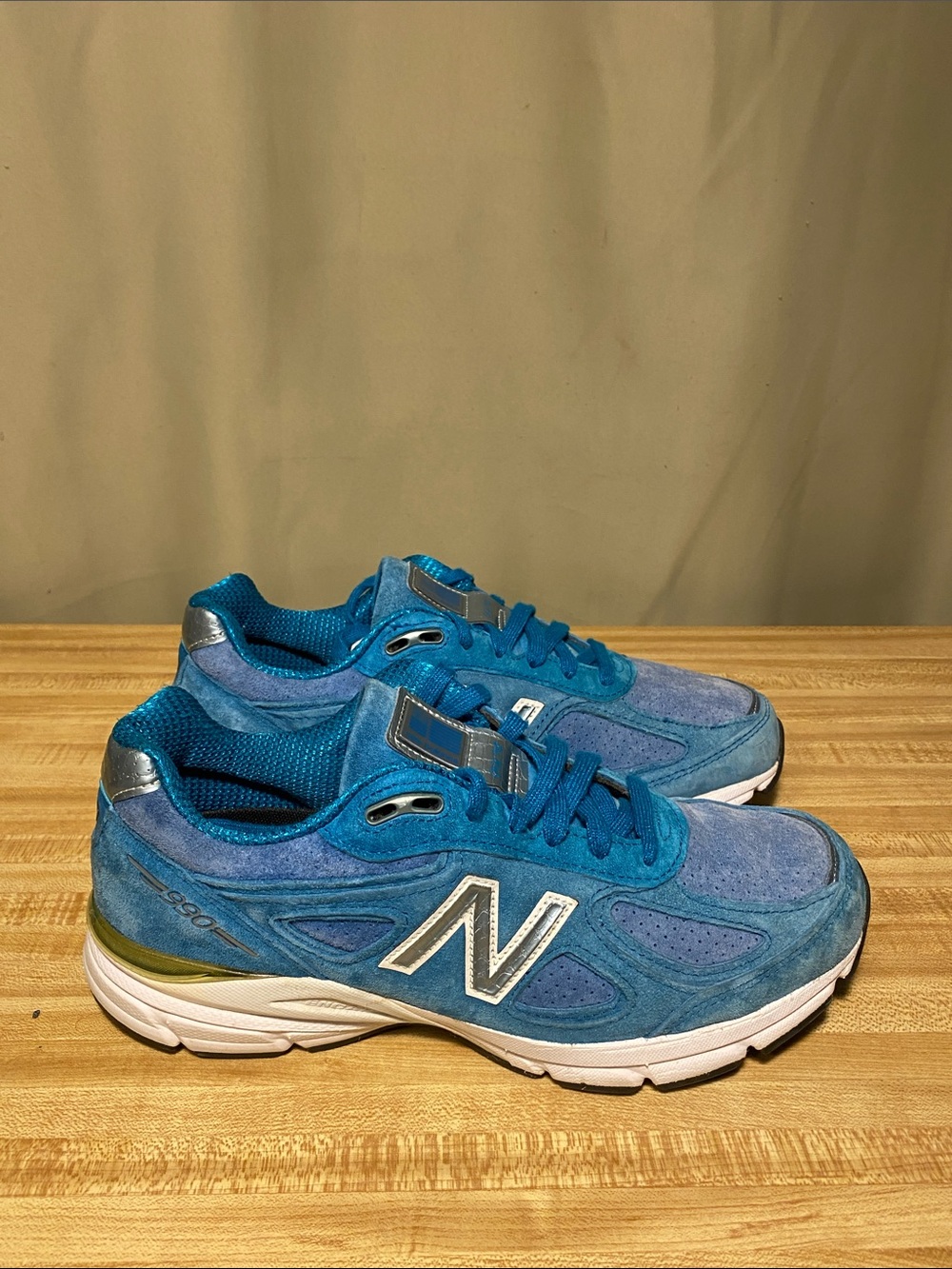 New Balance 990 v4 Made in USA Lake Blue Suede  Running Shoes W990LB4 size 9.5 B